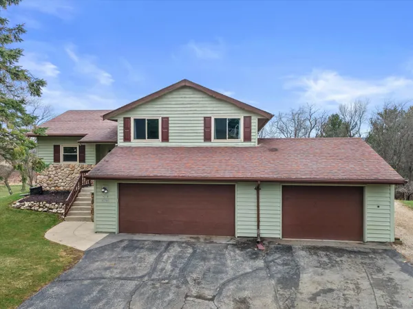 $509,900 | W324S7701 Paul Lane, Mukwonago, WI 53149