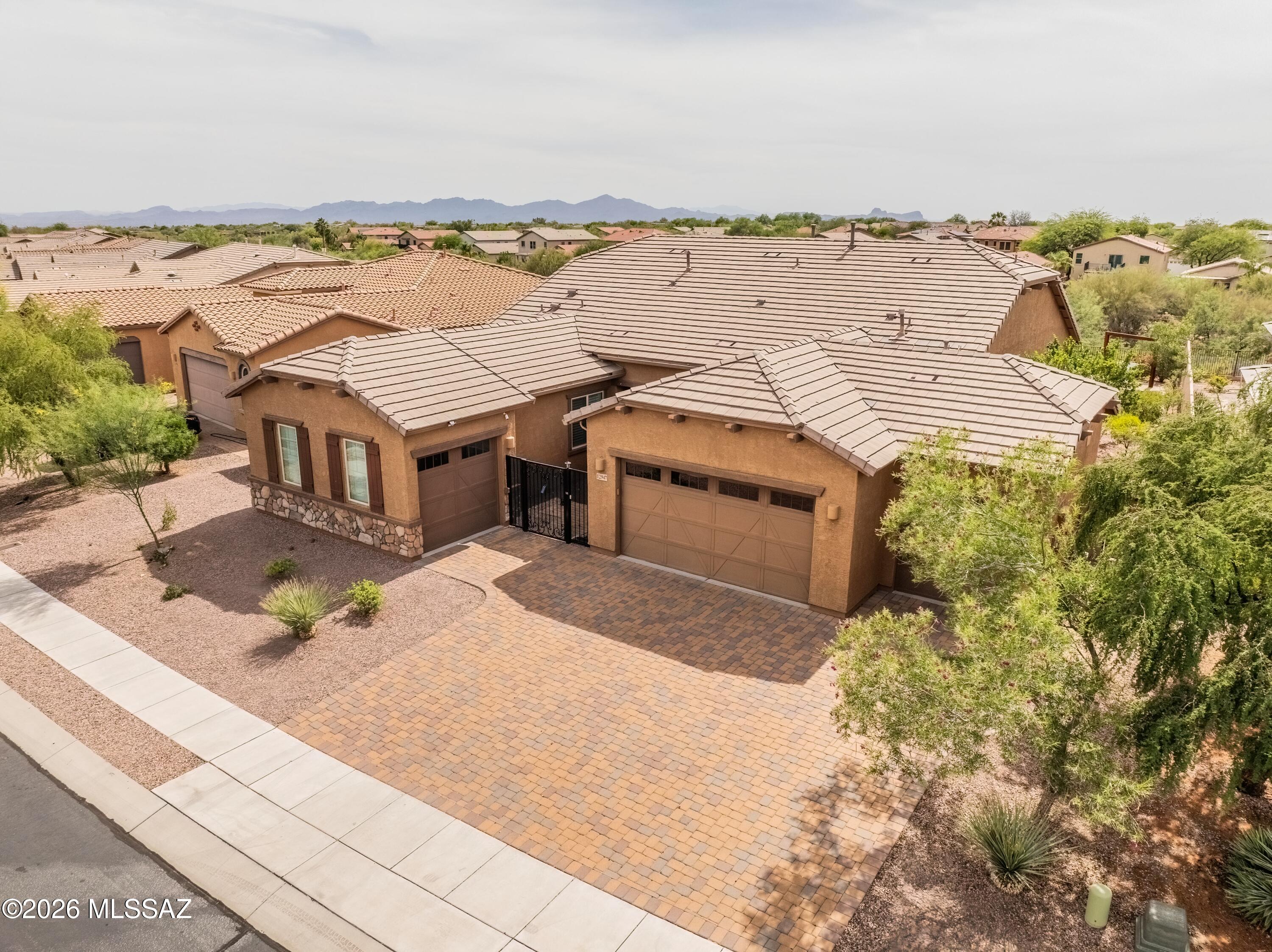 12947 North Morgan Ranch Road Oro Valley, AZ 85755 - Photo 4 of 50