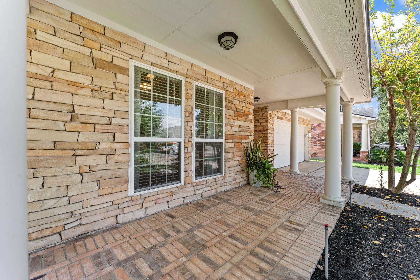 922 Spring Source Place Spring, TX 77373 - Photo 4 of 30 Gallery Image 4