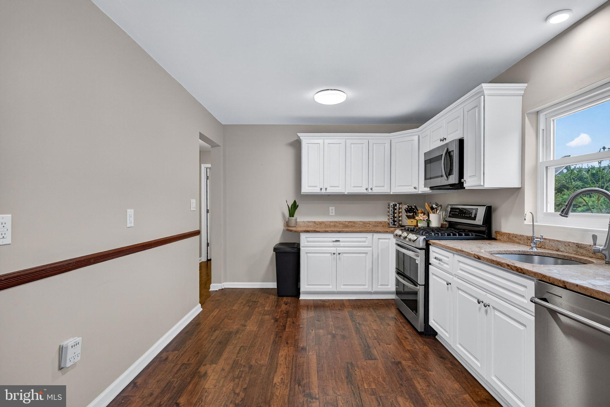 224 Redfern Street Hamilton, NJ 08610 - Photo 8 of 28