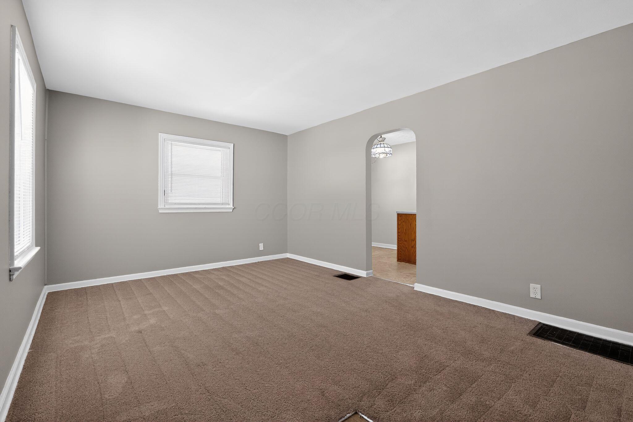 1001 Beechwood Road Columbus, OH 43227 - Photo 10 of 34 12_1001_Beechwood_Rd_Columbus_OH_43227-L