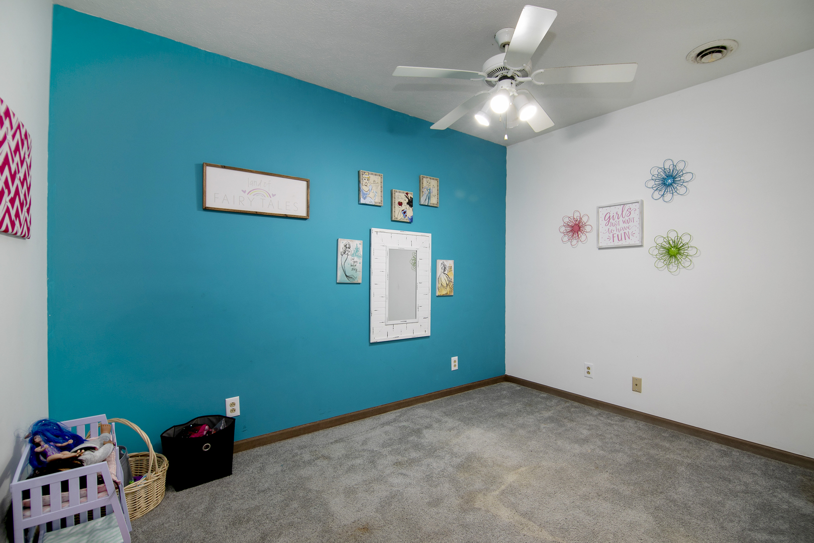 126 East Cleveland Street Cullom, IL 60929 - Photo 17 of 29 a view of livingroom with furniture