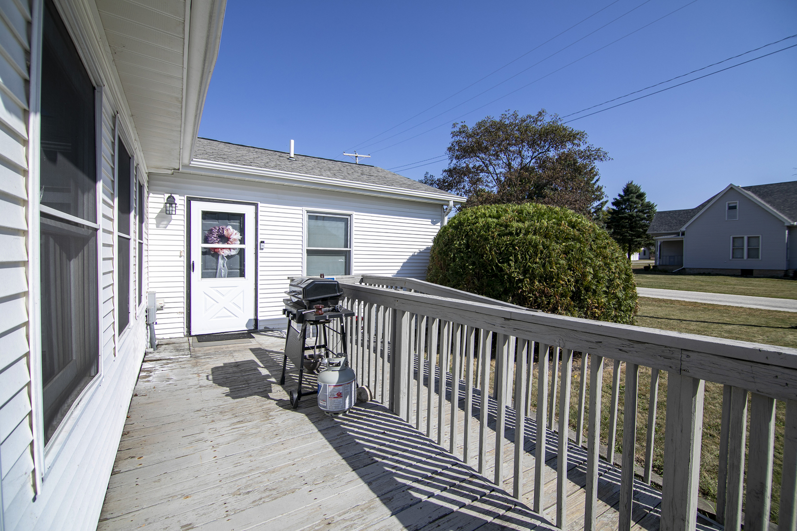 126 East Cleveland Street Cullom, IL 60929 - Photo 23 of 29 a view of a porch