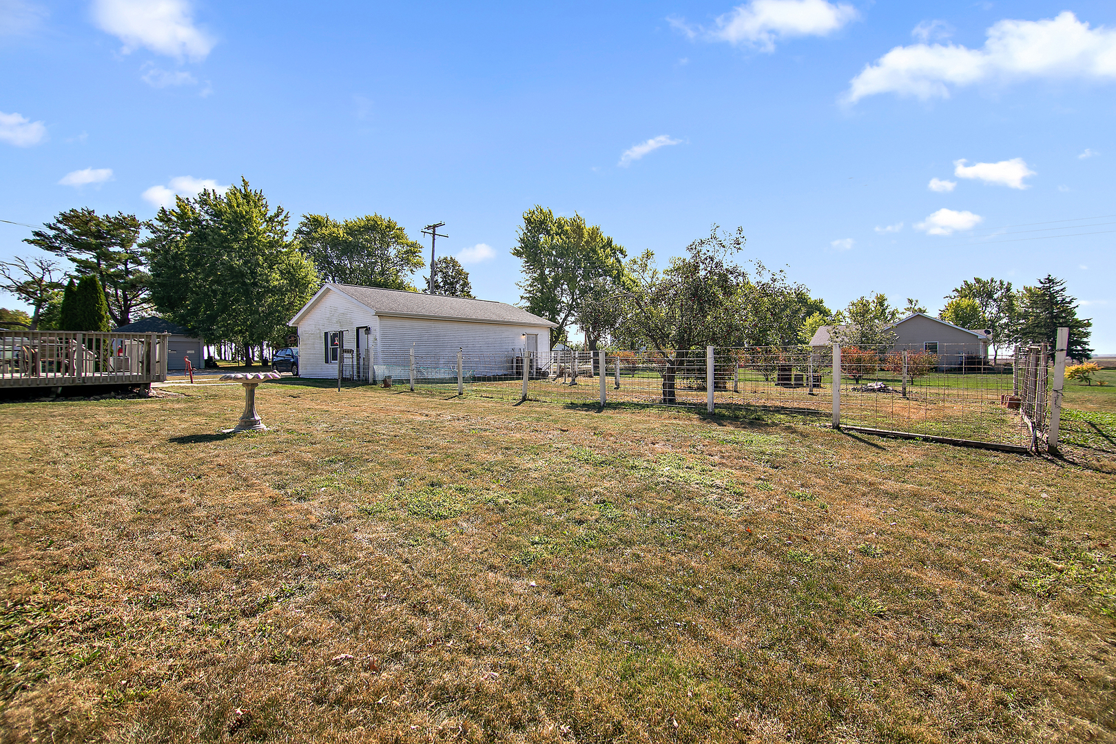 126 East Cleveland Street Cullom, IL 60929 - Photo 25 of 29 a view of a lake with houses