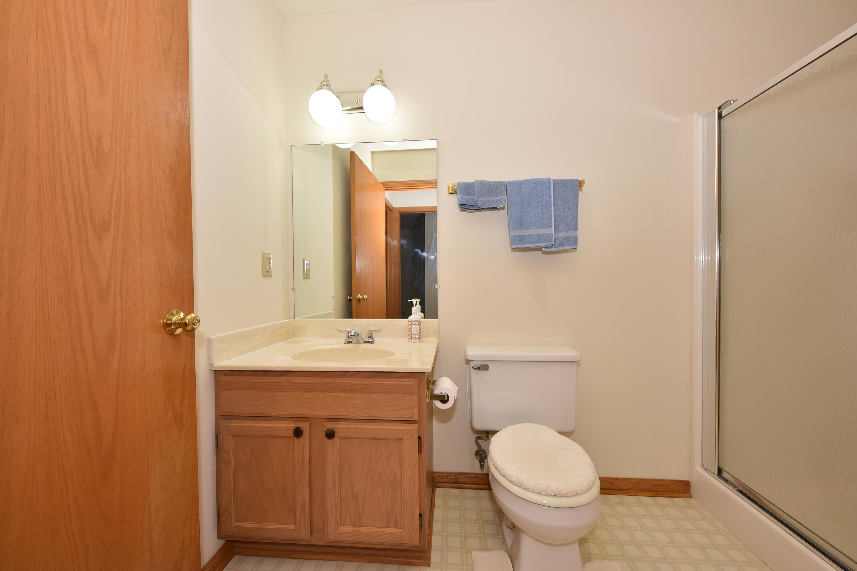 2116 Woodburn Road, Unit C Waukesha, WI 53188 - Photo 3 of 15 Hallway Bath