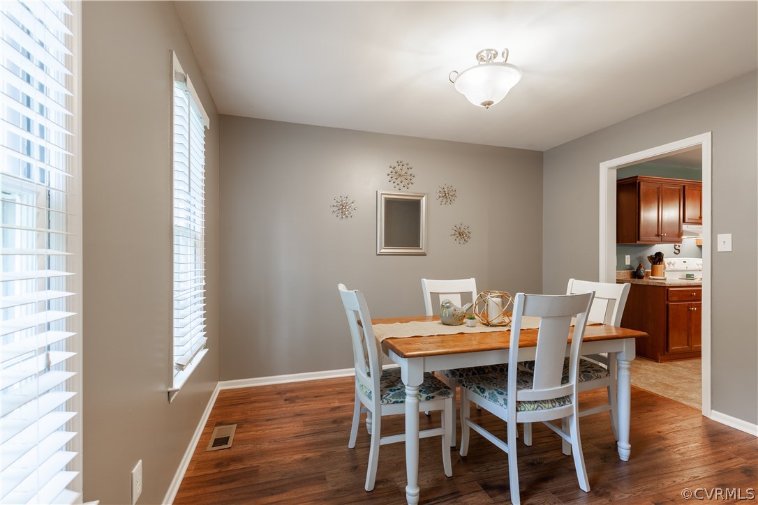 10536 Genlou Road Chesterfield, VA 23832 - Photo 5 of 30