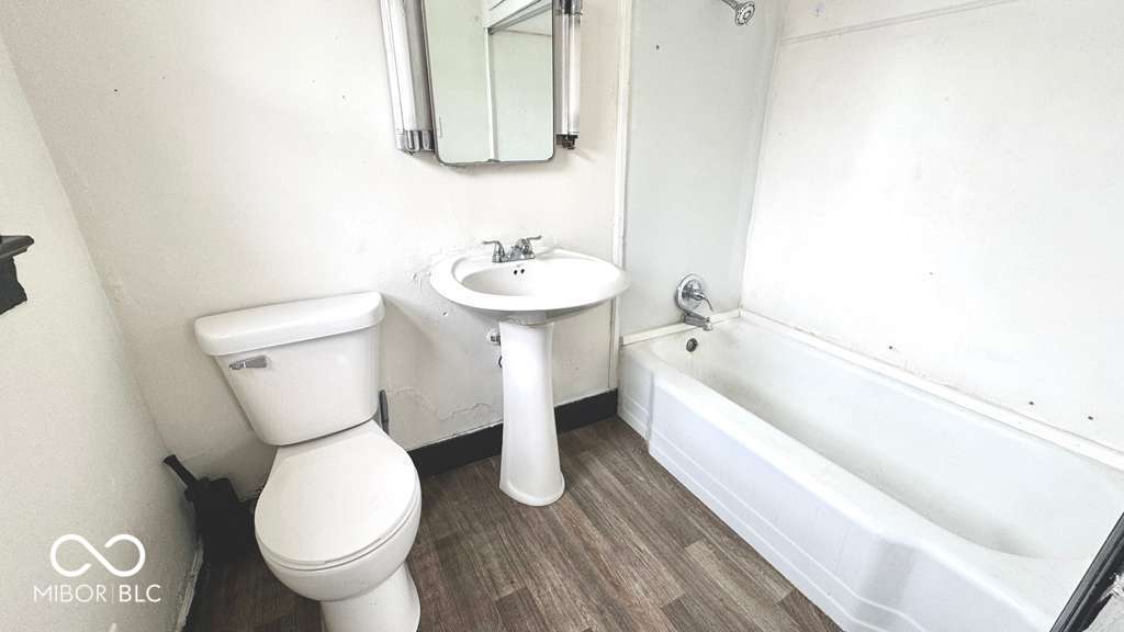 2234 Fairview Street Anderson, IN 46016 - Photo 6 of 11