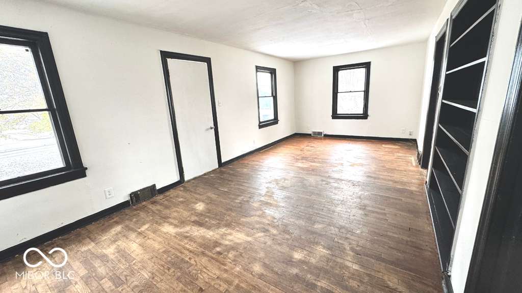 2234 Fairview Street Anderson, IN 46016 - Photo 8 of 11