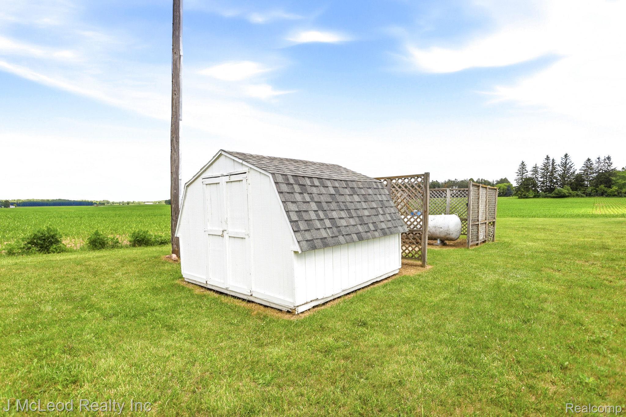 2515 East Akron Road Caro, MI 48723 - Photo 43 of 54 44-web-or-mls-2515 E Akron Rd-20.jpg
