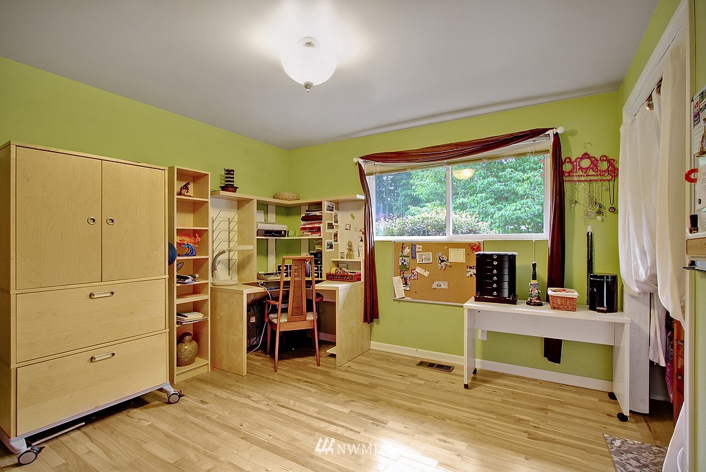 14700 167th Place Southeast Renton, WA 98059 - Photo 12 of 18
