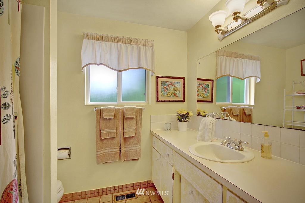 14700 167th Place Southeast Renton, WA 98059 - Photo 9 of 18