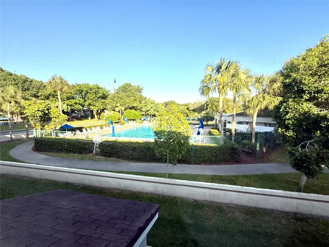 $1,900 | 313 Gardens Drive, Unit 203, Pompano Beach, FL 33069