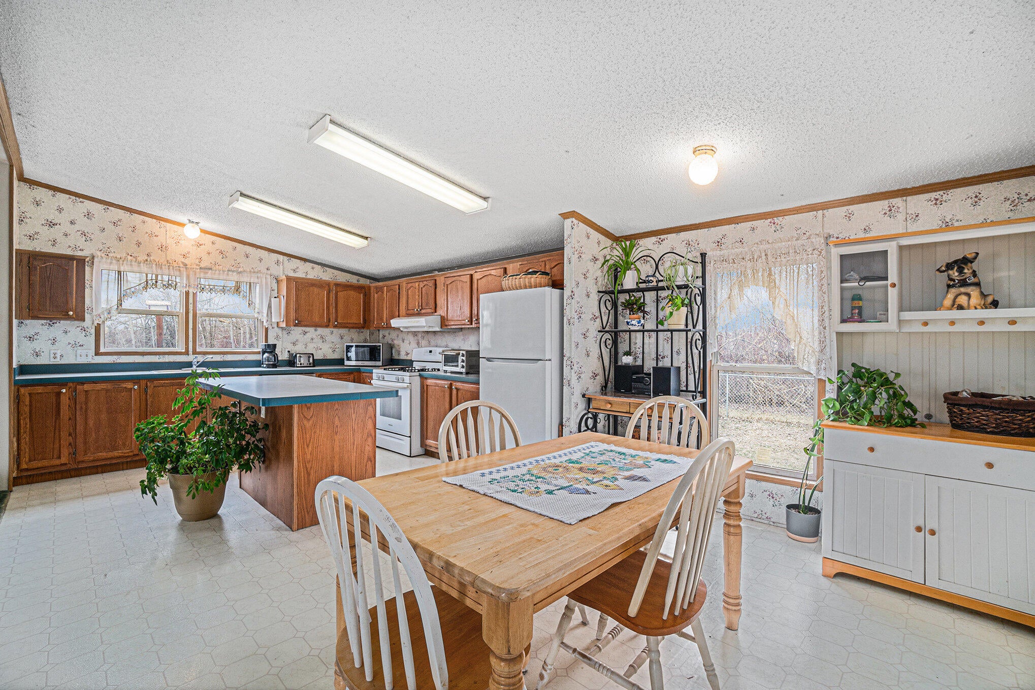 1580 Bancroft Street Cheboygan, MI 49721 - Photo 2 of 37 Gallery Image 2