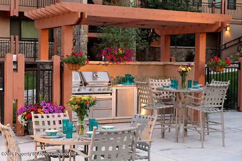 $1,150,000 | 30 Anderson Lane, Unit 806, Snowmass Village, CO 81615