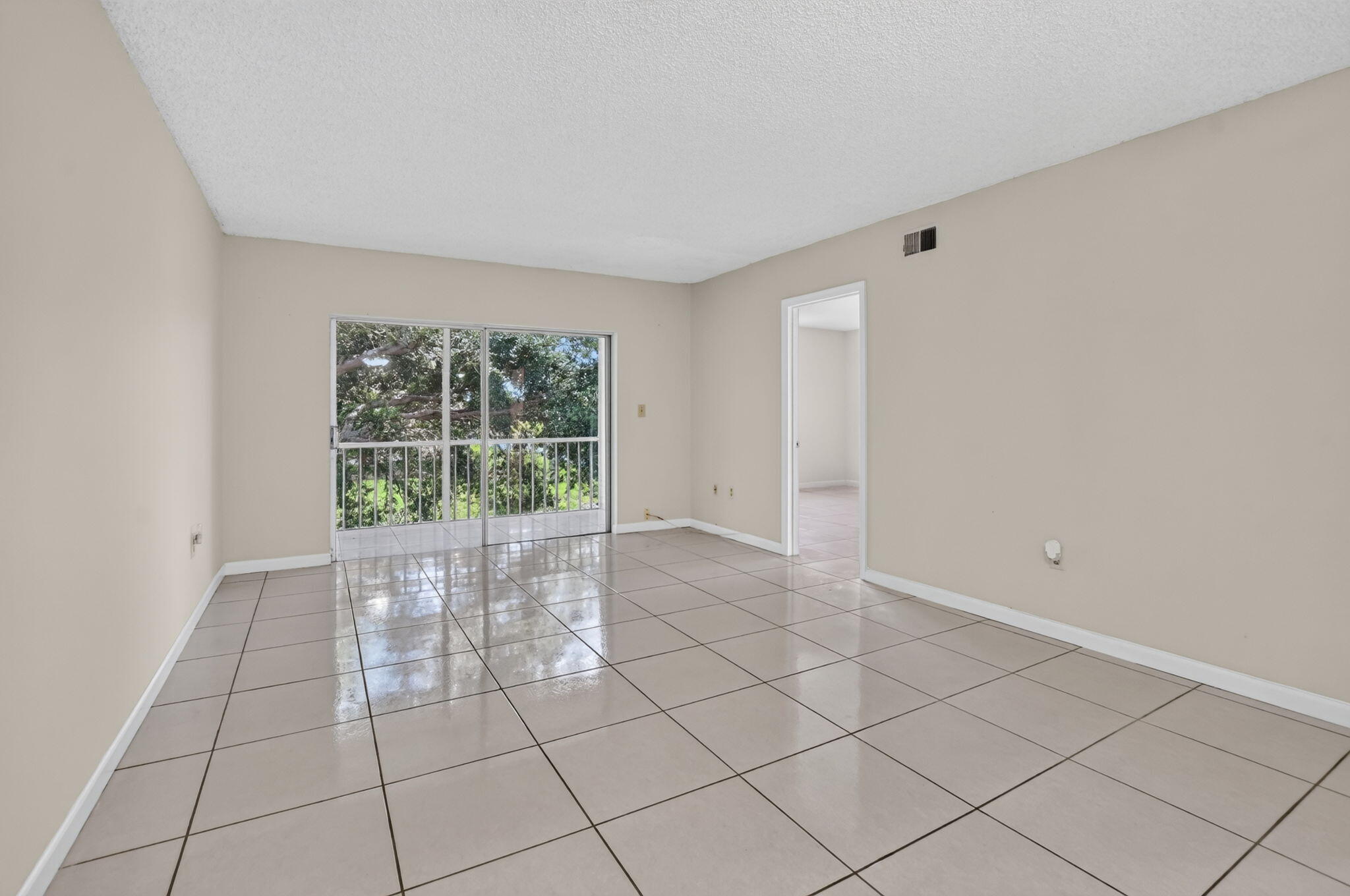 9826 Marina Boulevard, Unit 1029 Boca Raton, FL 33428 - Photo 14 of 34 Living Area