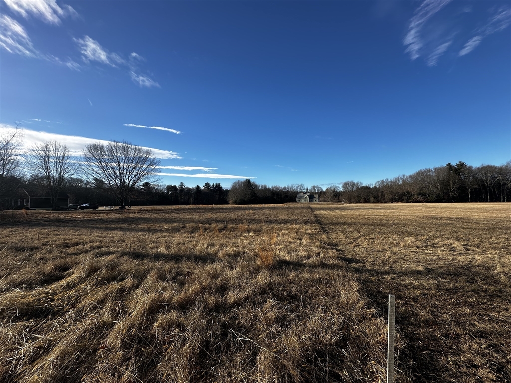 217 Pomeroy Meadow Road Southampton, MA 01073 - Photo 3 of 7