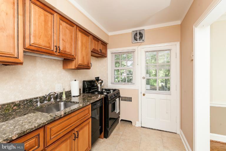 1232 Northview Road Baltimore, MD 21218 - Photo 1 of 22 Kitchen