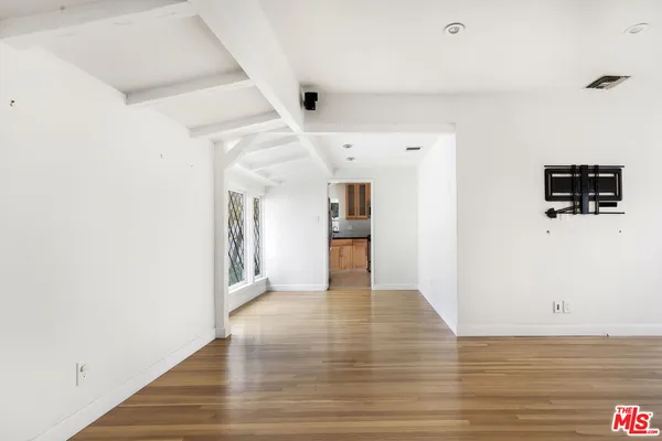 $6,400 | 4343 Noble Avenue, Sherman Oaks, CA 91403