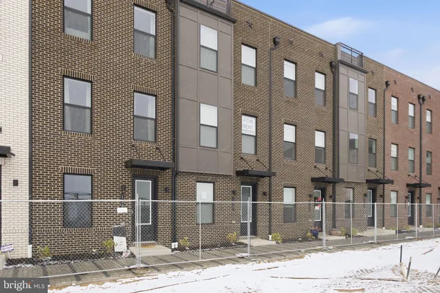 $3,975 | 110 Crown Street, Baltimore, MD 21230