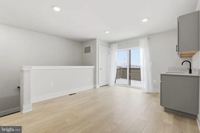 $3,975 | 110 Crown Street, Baltimore, MD 21230