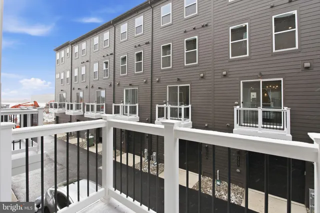 $3,975 | 110 Crown Street, Baltimore, MD 21230