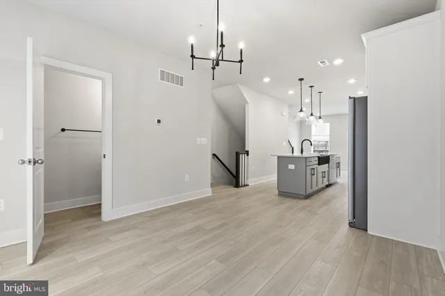 $3,975 | 110 Crown Street, Baltimore, MD 21230