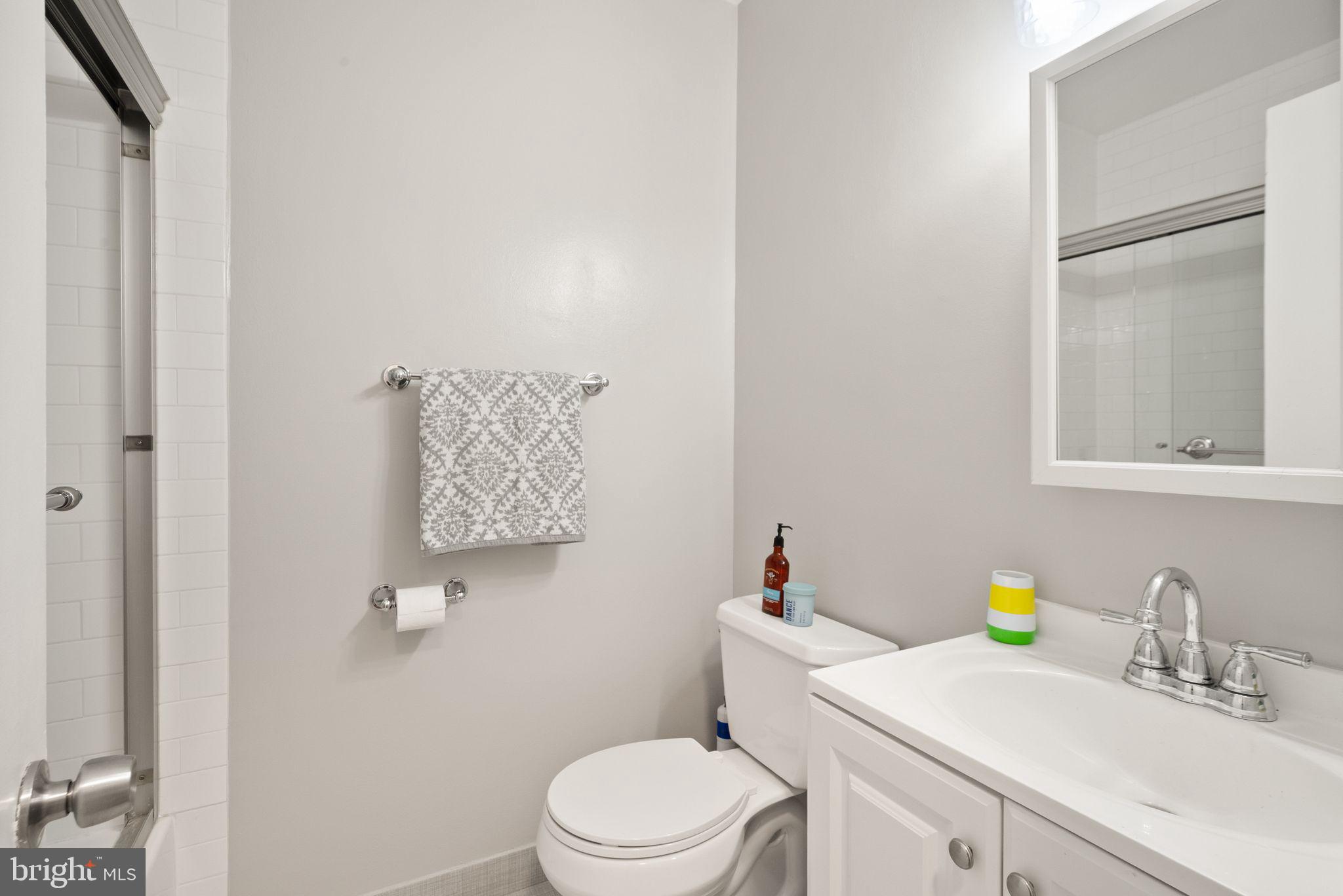 11041 Saffold Way Reston, VA 20190 - Photo 29 of 44 Bathroom 2