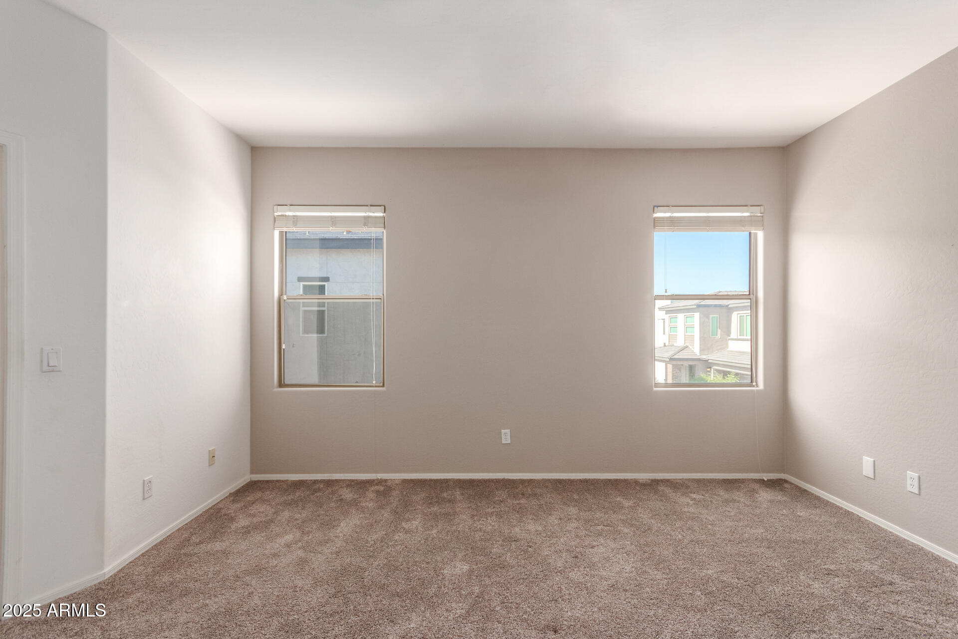 15820 North 74th Drive Peoria, AZ 85382 - Photo 19 of 33 an empty room with a window