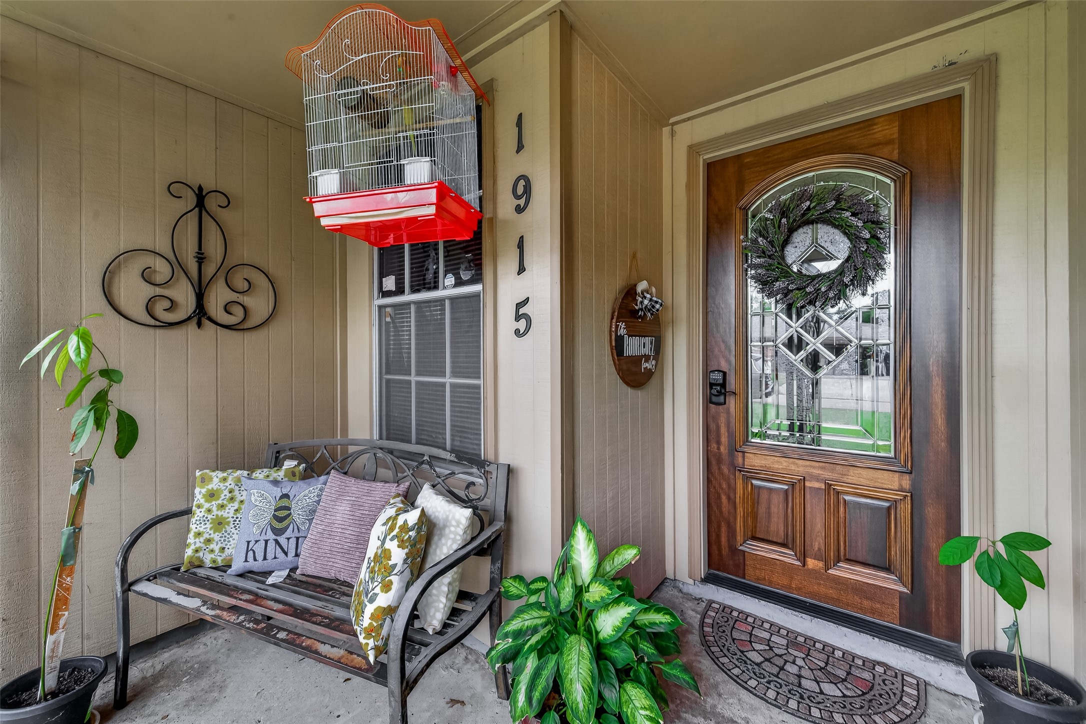 1915 Delphi Lane Houston, TX 77067 - Photo 4 of 31