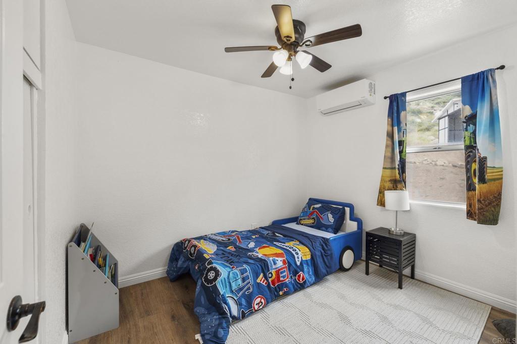 13510 Willow Road Lakeside, CA 92040 - Photo 14 of 35 Spit unit in this room with plenty of room for kid(s), guests, or an office