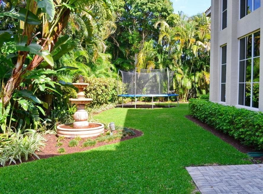 3709 Kings Way Boca Raton, FL 33434 - Photo 18 of 47 Backyard.jpg