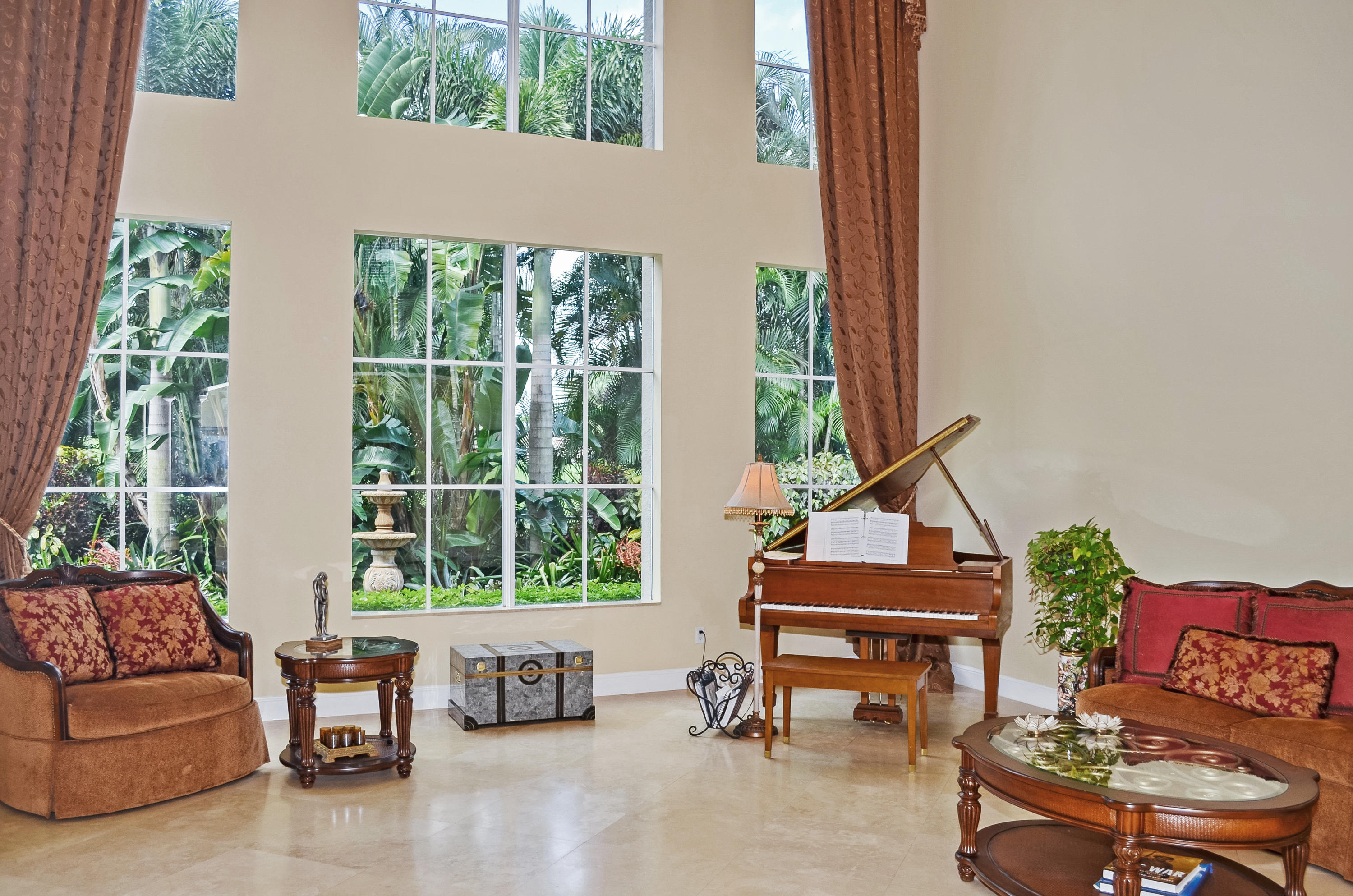 3709 Kings Way Boca Raton, FL 33434 - Photo 4 of 47 Living room