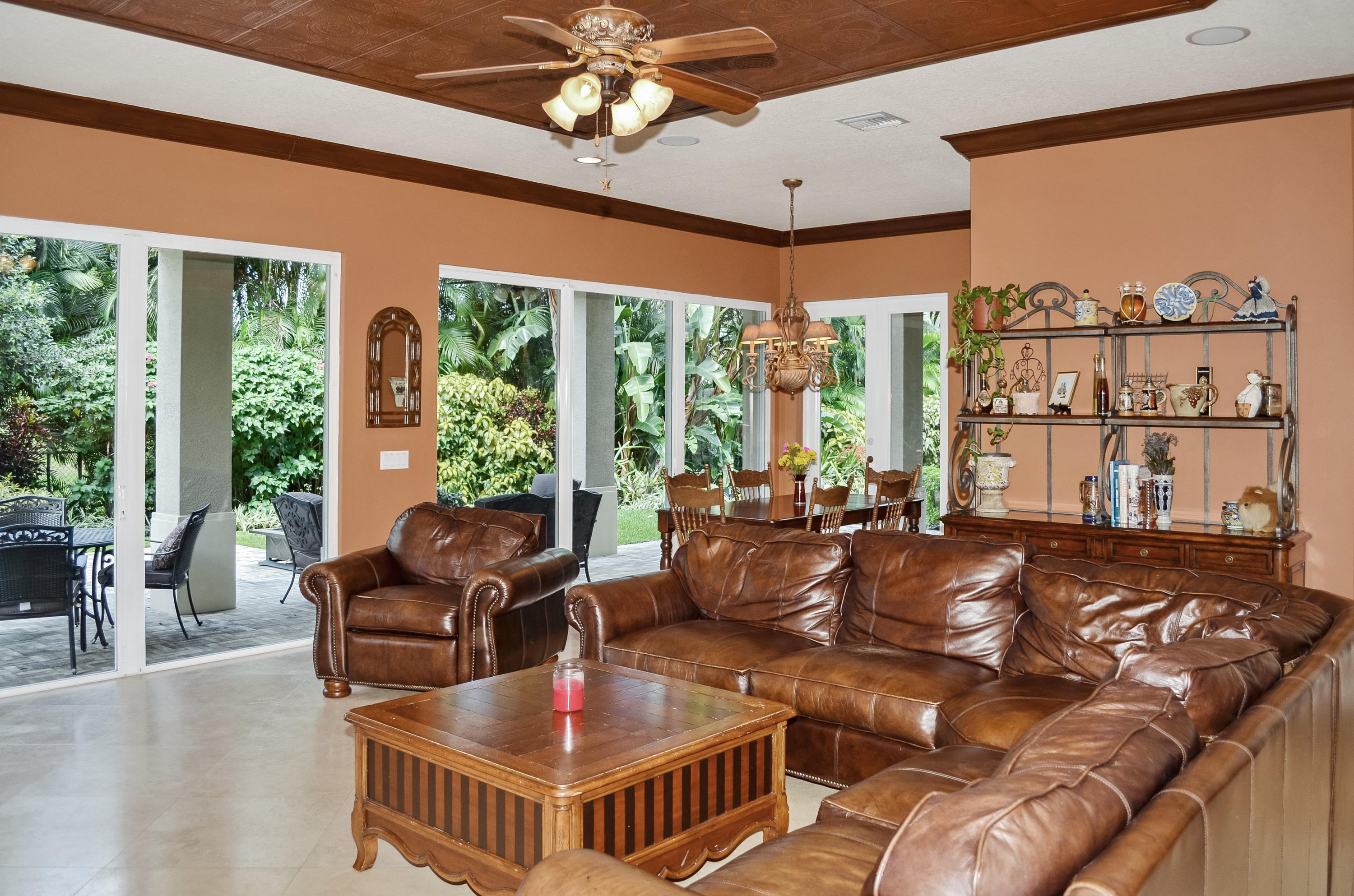 3709 Kings Way Boca Raton, FL 33434 - Photo 7 of 47 Family room