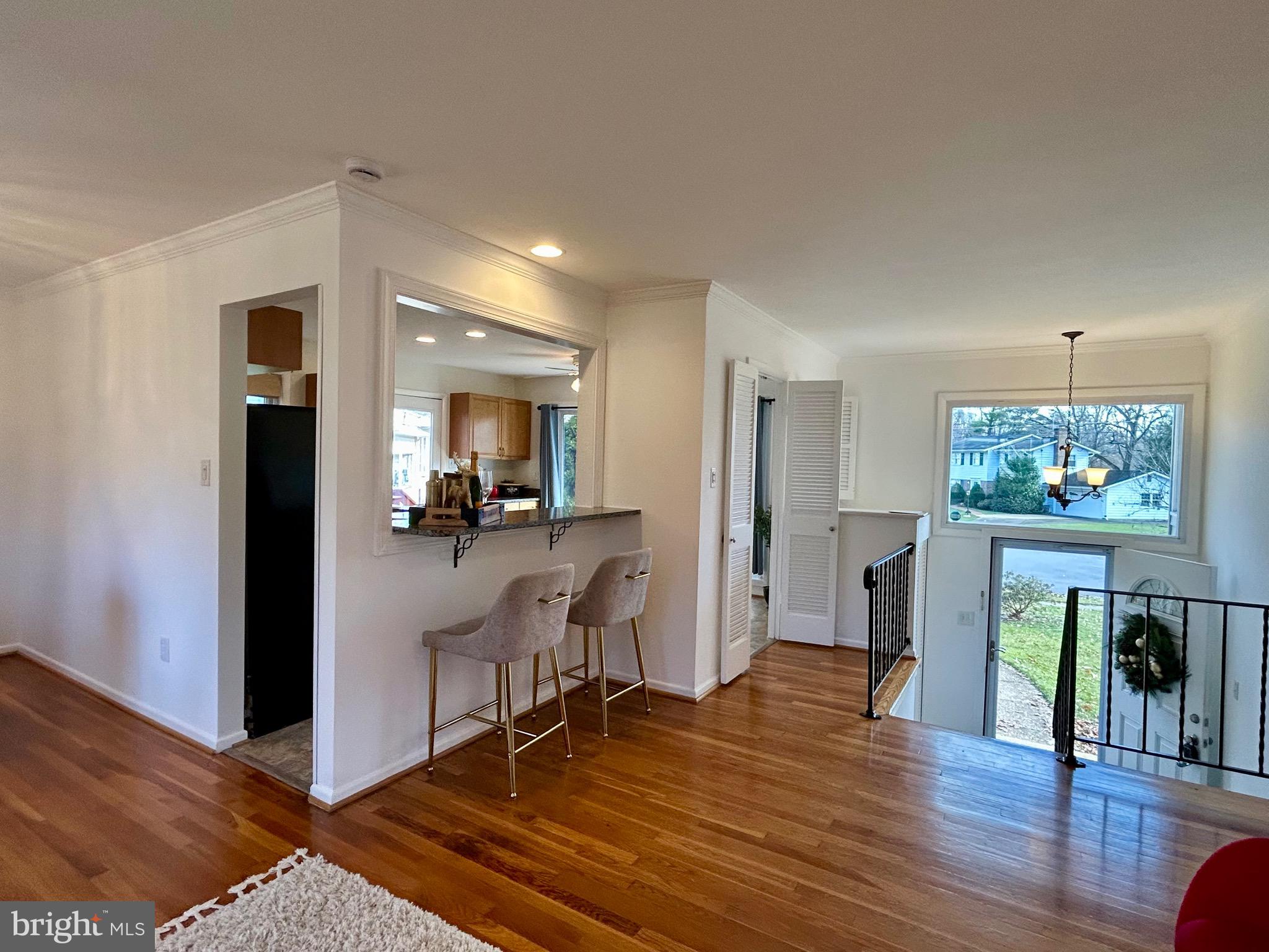 8418 Manassas Circle Vienna, VA 22180 - Photo 7 of 43 Breakfast bar