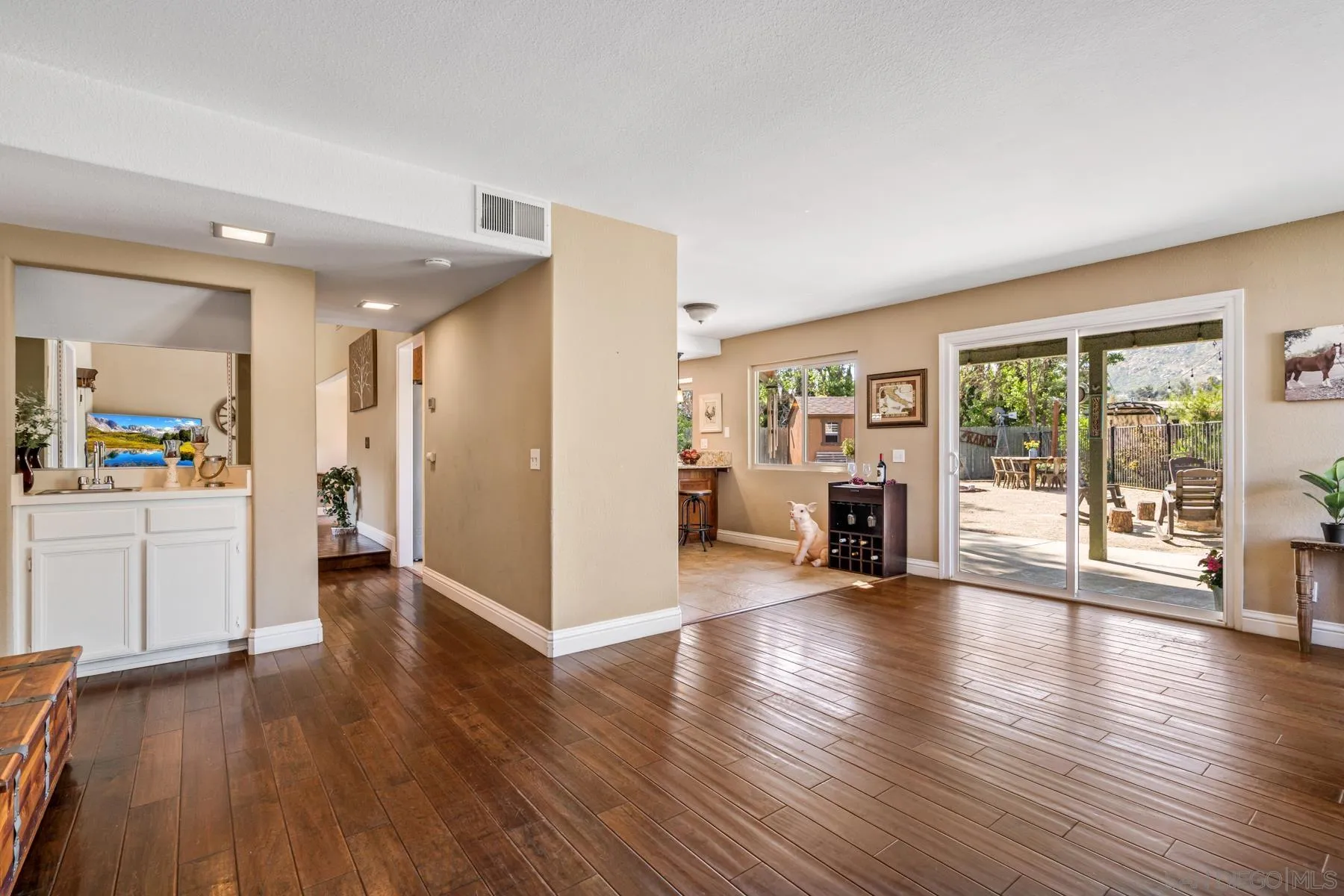13858 Country Creek Road Poway, CA 92064 - Photo 15 of 45 Gallery Image 15