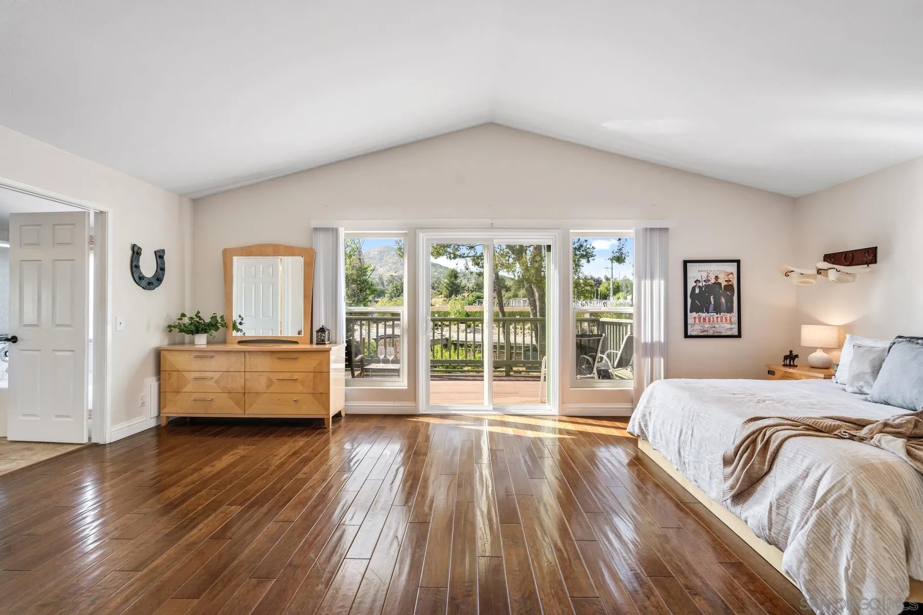 13858 Country Creek Road Poway, CA 92064 - Photo 18 of 45 Gallery Image 18