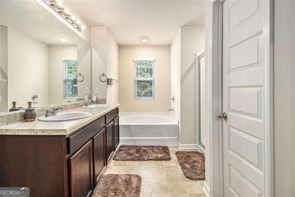 3744 Hampshire Walk Southwest Atlanta, GA 30331 - Photo 8 of 9