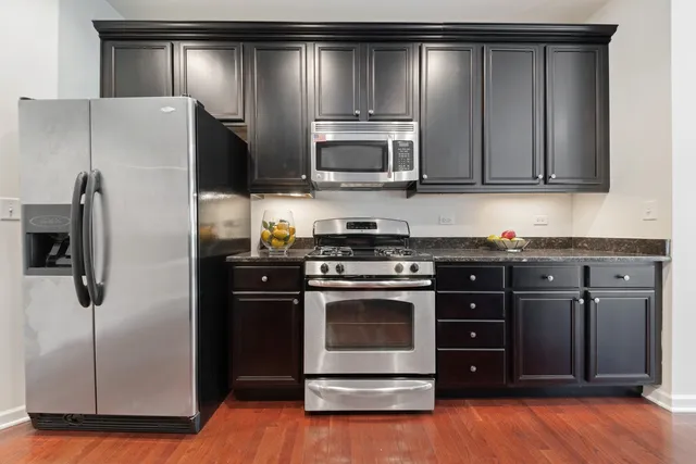 $550,000 | 146 Paxton Road, Unit 4, Bloomingdale, IL 60108