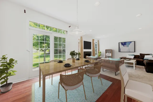 $550,000 | 146 Paxton Road, Unit 4, Bloomingdale, IL 60108