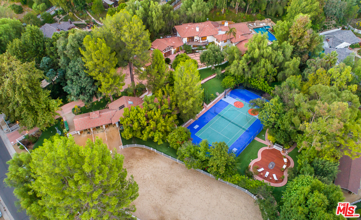 5839 Jed Smith Road Hidden Hills, CA 91302 - Photo 3 of 36