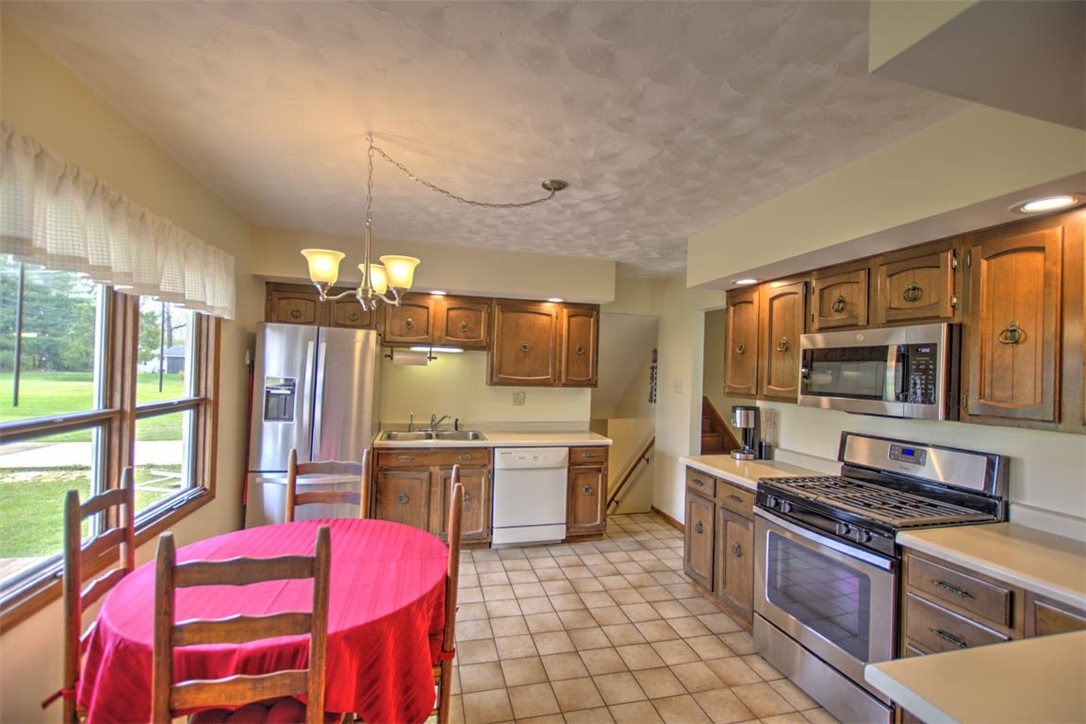 3224 Greenlake Drive Decatur, IL 62521 - Photo 6 of 23 Gallery Image 6