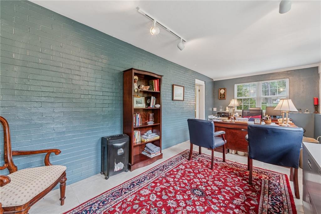 118 Conewanta Road Pittsburgh, PA 15241 - Photo 20 of 48 a living room with furniture and a rug