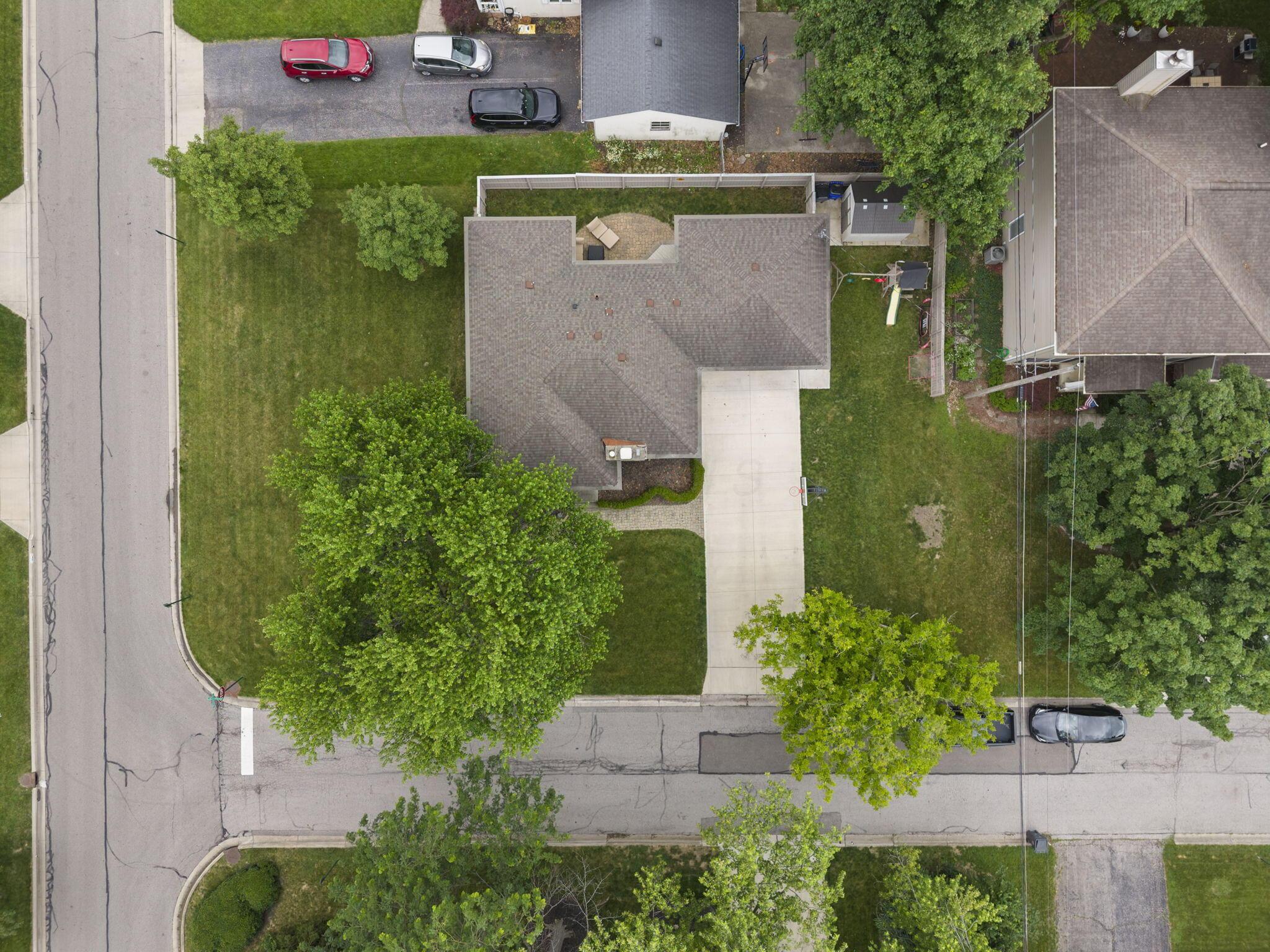 1757 Inchcliff Road Columbus, OH 43221 - Photo 43 of 59