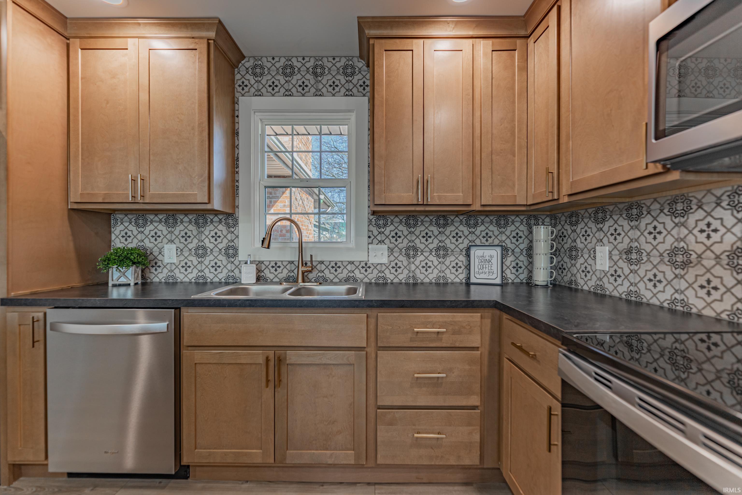 441 Lawrence Drive Mount Vernon, IN 47620 - Photo 13 of 33