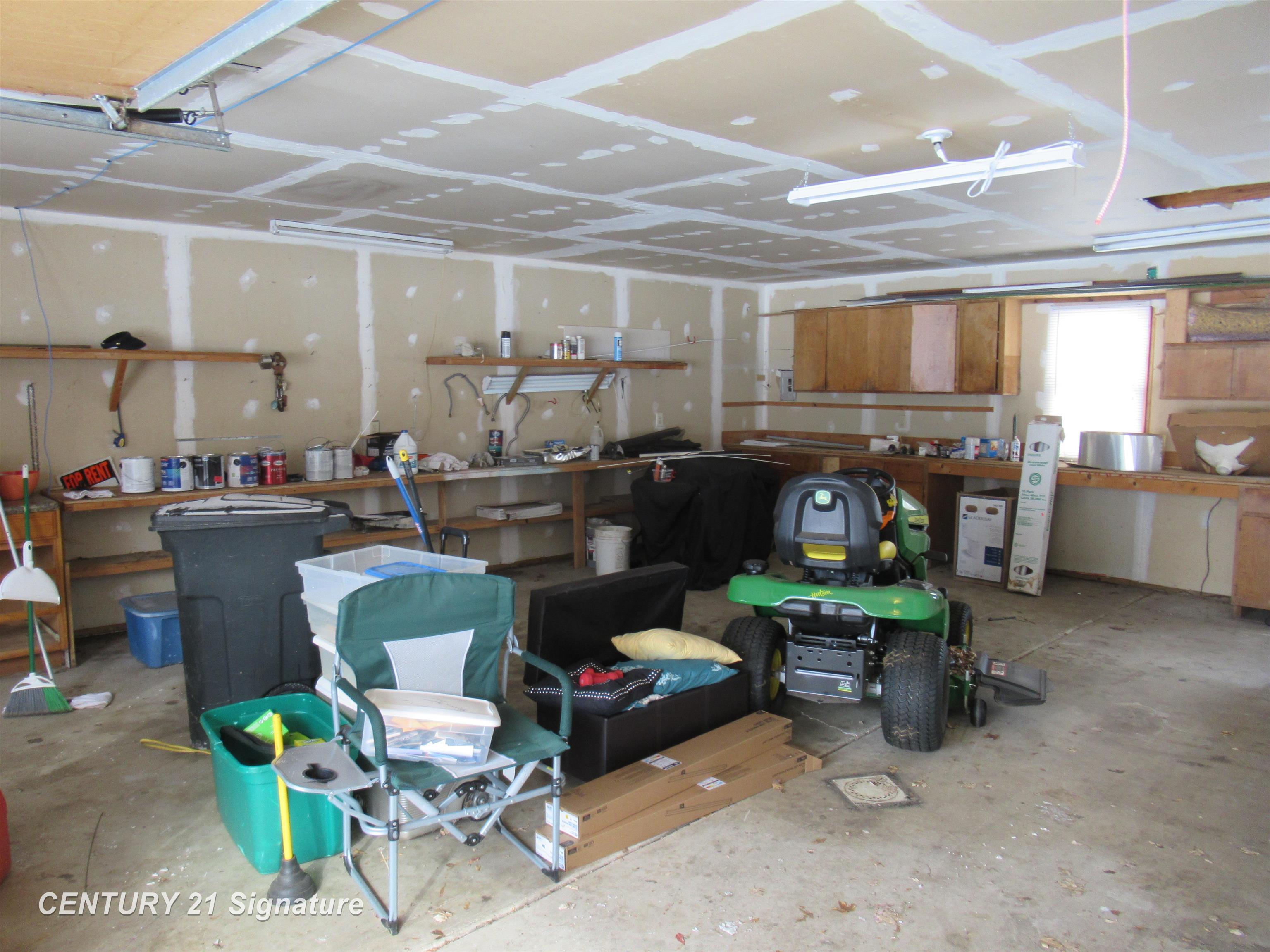 2444 North Seymour Road Flushing, MI 48433 - Photo 33 of 39 50166618-4a9aeea7-31c9-4503-b495-3785aec5b863.JPG