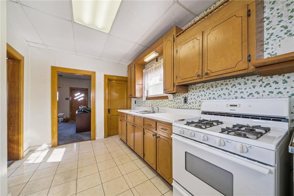 1209 Ridge Avenue Latrobe, PA 15650 - Photo 12 of 24