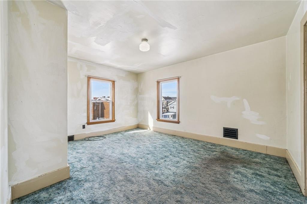 1209 Ridge Avenue Latrobe, PA 15650 - Photo 13 of 24