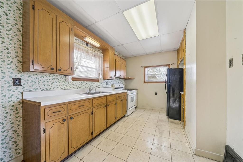 1209 Ridge Avenue Latrobe, PA 15650 - Photo 9 of 24