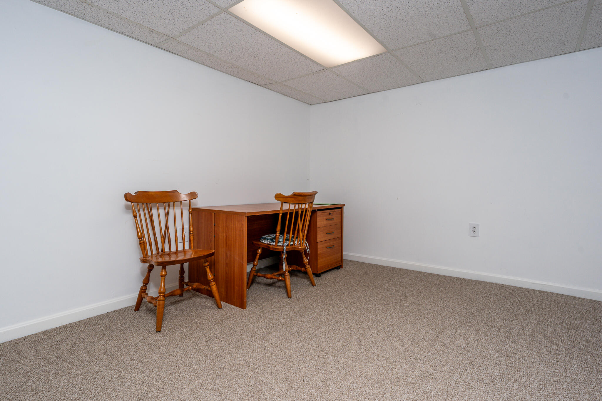 195 Falmouth Road, Unit 9F Mashpee, MA 02649 - Photo 20 of 35 a view of a workspace with furniture