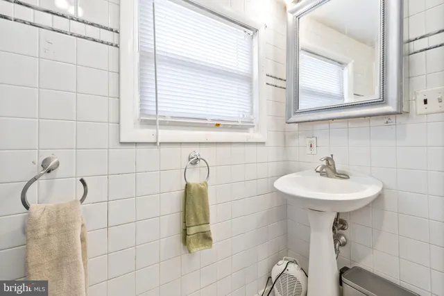 $265,000 | 111 Thompson Street, Burlington, NJ 08016